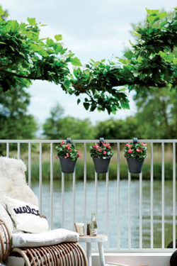 Hanging Balcony Pots white